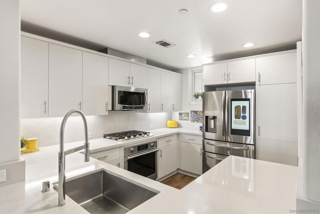 3275 5th Ave - photo 9