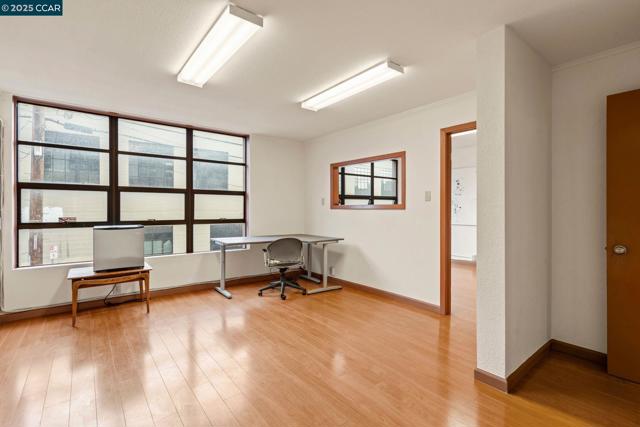 Image 10 of 50 For 344 Harriet St