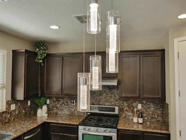 2419 Sienna Dr, Pittsburg CA: https://media.crmls.org/mediaz/97727940-9a17-4659-8f12-061f53adf80d.jpg