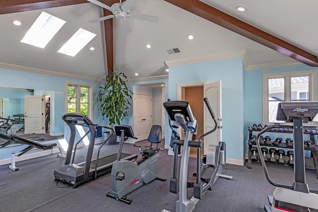 1205 Trinity Drive, Menlo Park CA: https://media.crmls.org/mediaz/9772da1f-2bb6-4c56-99ab-66636184e965.jpg