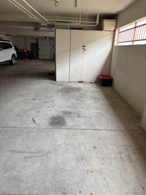 374 ORANGE AVE, Coronado CA: https://media.crmls.org/mediaz/9772e8f5-3ca9-49a3-aae8-6d82c879f511.jpg