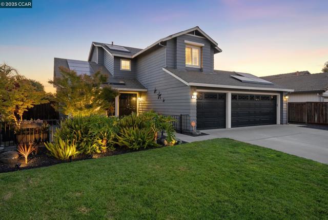 4813 Carrington Dr, Oakley CA: https://media.crmls.org/mediaz/9772eb5f-9f69-47ad-8f09-d9808108ae1c.jpg