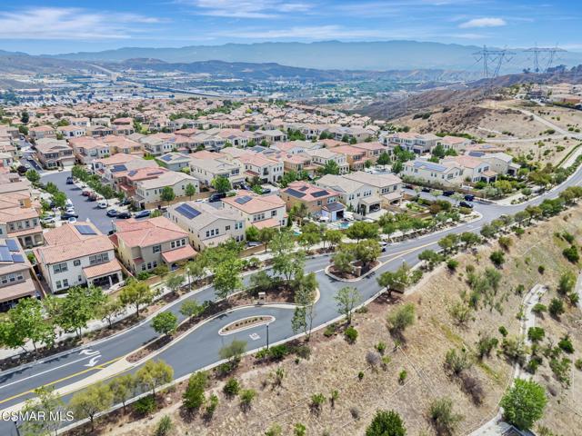 27636 Camellia Drive, Saugus CA: https://media.crmls.org/mediaz/97737a54-e343-488a-af20-c3438ec4a306.jpg