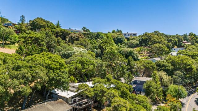 1220 Chula Vista Drive, Belmont CA: https://media.crmls.org/mediaz/97741f4e-8451-4bdf-af4d-c121d5570519.jpg