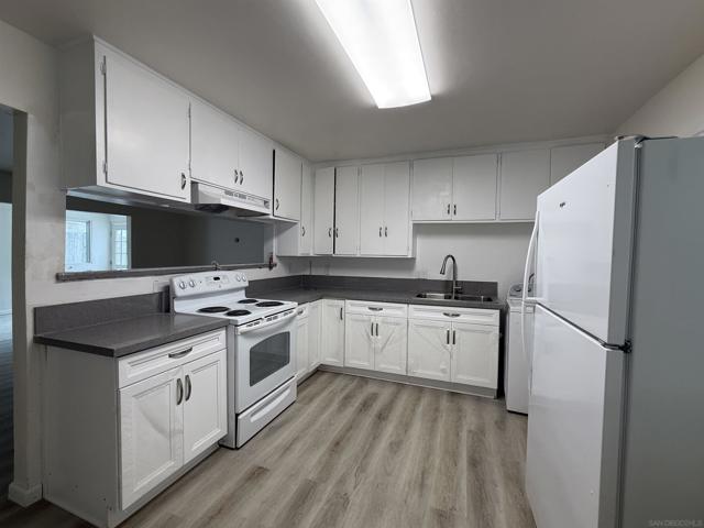 2437 Modesto St, San Diego CA: https://media.crmls.org/mediaz/977420e6-a4d3-4d1f-a636-375d8a5b124b.jpg