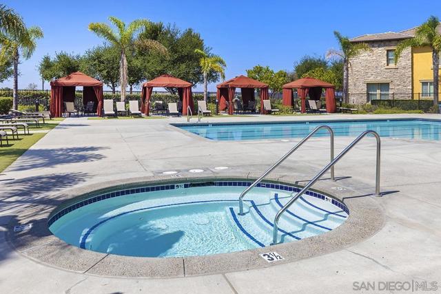 10689 New Grove Trail, San Diego CA: https://media.crmls.org/mediaz/97748064-a06d-423c-b2d6-df9c5143c95b.jpg