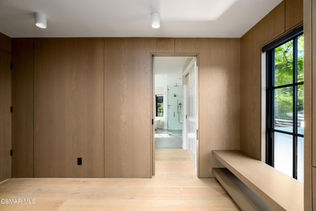 87 Pinecrest Road, Westlake Village CA: https://media.crmls.org/mediaz/9774c0ef-307f-4755-9a09-bb75316eace8.jpg