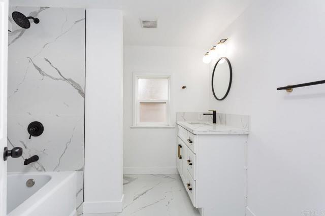 12049 Coping Place, Lakeside CA: https://media.crmls.org/mediaz/977615bc-c37a-46ee-9dd4-e1494b425c54.jpg