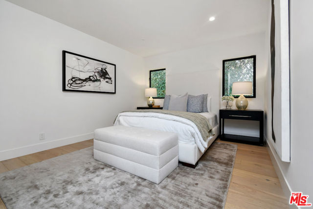 3221 Elvido Drive, Los Angeles CA: https://media.crmls.org/mediaz/9776fc3c-bf4d-4196-86f4-4c5614b7a15e.jpg