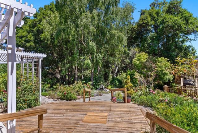 825 Skyward Drive, Aptos CA: https://media.crmls.org/mediaz/97778d5c-6a3a-4424-88b6-10f3a4d08f32.jpg