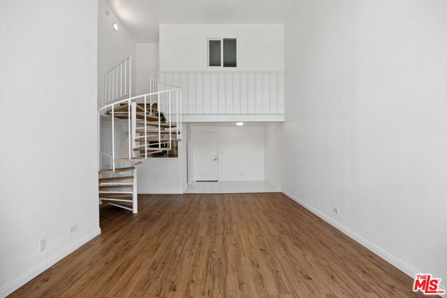 1440 Veteran Avenue, Los Angeles CA: https://media.crmls.org/mediaz/9777a930-989b-49cd-9fcc-4731757a14ff.jpg