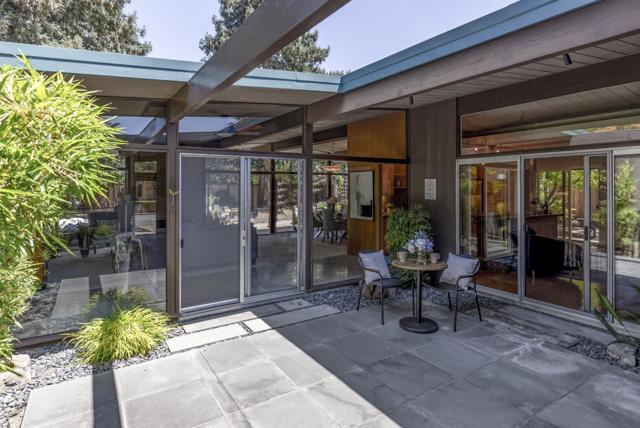 19269 De Havilland Drive, Saratoga CA: https://media.crmls.org/mediaz/9777ac88-11d9-4d6f-a048-15c27ad9a3d7.jpg
