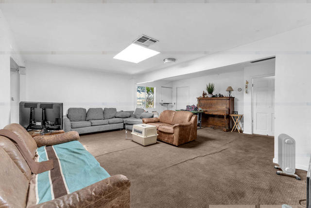 50351 Monroe Street, Indio CA: https://media.crmls.org/mediaz/9777ce40-140d-4642-aed6-7d3c4fd22d55.jpg