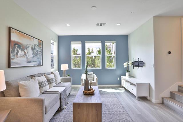 825 Garden Street, Milpitas CA: https://media.crmls.org/mediaz/9777eacc-37ff-4404-91d9-35b08e283c35.jpg