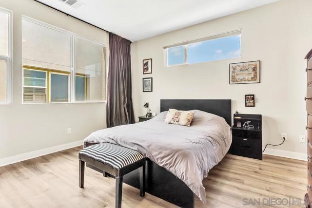 722 Anchor Ct, Chula Vista CA: https://media.crmls.org/mediaz/9779b16f-e71a-4155-864e-bcad208bacc8.jpg