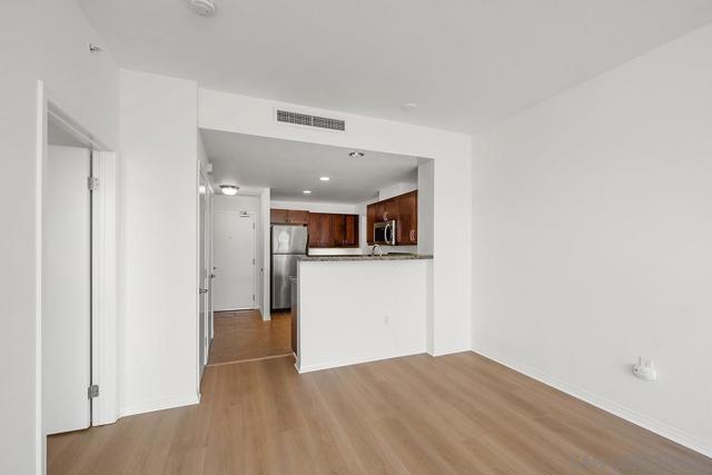 530 K Street, San Diego CA: https://media.crmls.org/mediaz/9779b450-e6c1-4db8-8182-36958a69c8e4.jpg