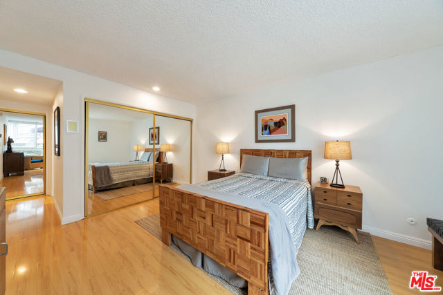 5650 Sumner Way, 104 photo 12