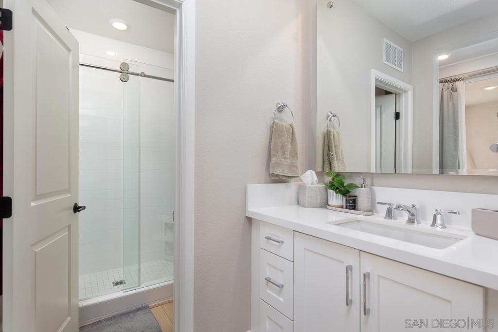 MLS #250044593SD image #8