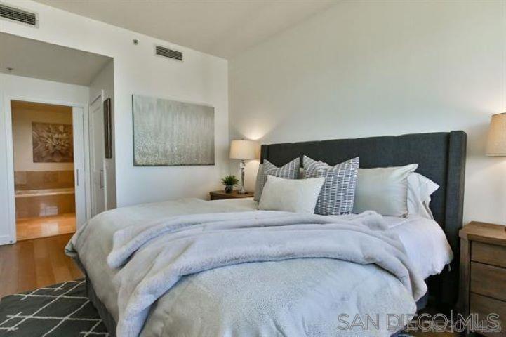 MLS #250024792SD img 3