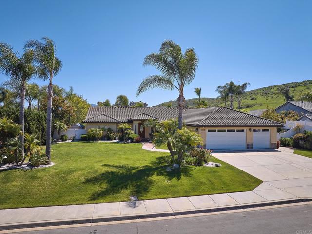 1314 Deerbrook Drive, San Marcos CA: https://media.crmls.org/mediaz/977b9d52-4aa1-4d01-8f91-c45706833f3d.jpg
