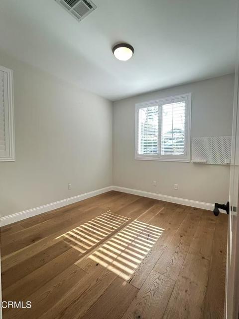 2339 Park Avenue, Montrose CA: https://media.crmls.org/mediaz/977bbfed-c901-46e2-8769-f590ac63901a.jpg