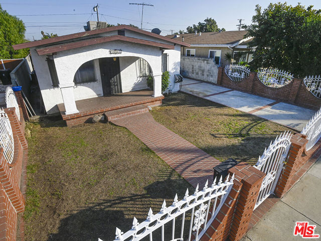 8008 Holmes Ave, Los Angeles, CA 90001