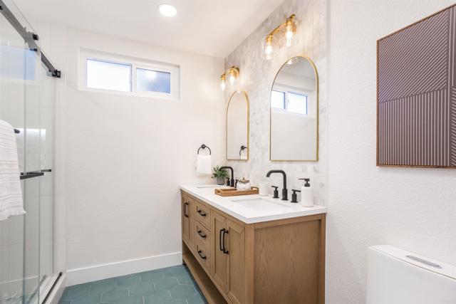 Detail Gallery Image 14 of 34 For 3810 Sierra Morena Ave, Carlsbad,  CA 92010 - 3 Beds | 3/1 Baths