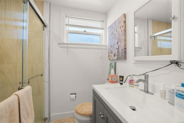 315 Grand Boulevard, San Mateo CA: https://media.crmls.org/mediaz/977e6f60-a302-46d4-924e-54da2c6a9ac6.jpg