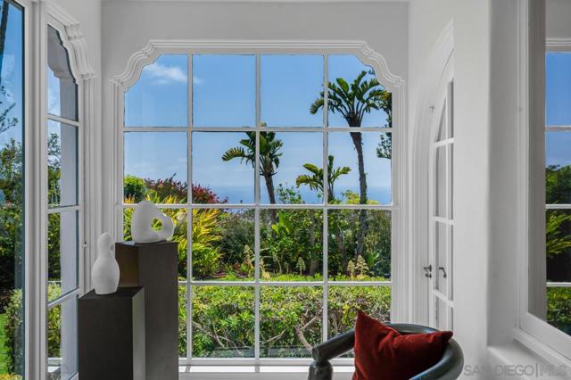 7316 Encelia Dr., La Jolla CA: https://media.crmls.org/mediaz/977eb18c-a506-408a-9d80-1c9de1948d02.jpg