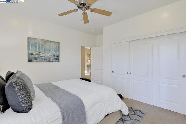 1037 Sunset Creek Ln, Pleasanton CA: https://media.crmls.org/mediaz/977efb53-4895-4f26-8c31-d72cafa19efe.jpg