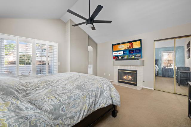 1572 Roma Dr, Vista CA: https://media.crmls.org/mediaz/977f3b03-710b-4e28-935d-d8937f9fbe8b.jpg