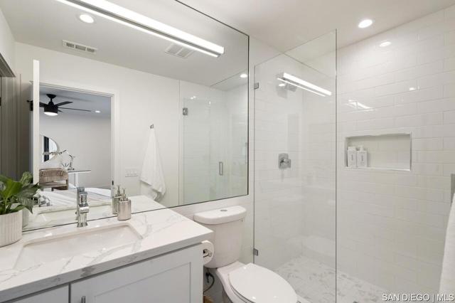 1170 Chinquapin AVE, Carlsbad CA: https://media.crmls.org/mediaz/9781324f-369a-43b3-9449-d515e52a97c5.jpg