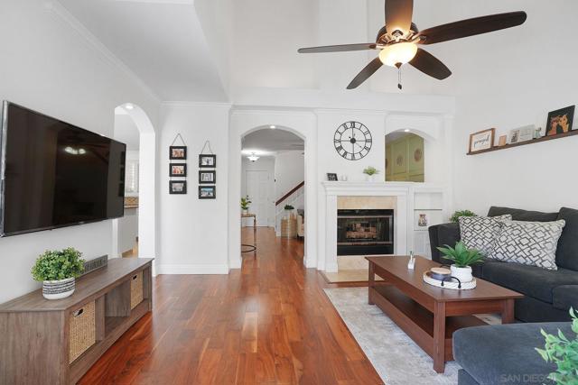 731 Edgewater Dr, Chula Vista CA: https://media.crmls.org/mediaz/97818a22-7a5d-4414-a239-a176e53299b3.jpg