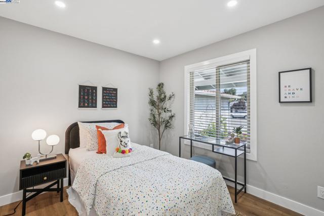 34709 Clover St, Union City CA: https://media.crmls.org/mediaz/97822437-ea6c-44a5-ac9b-3733236a8511.jpg