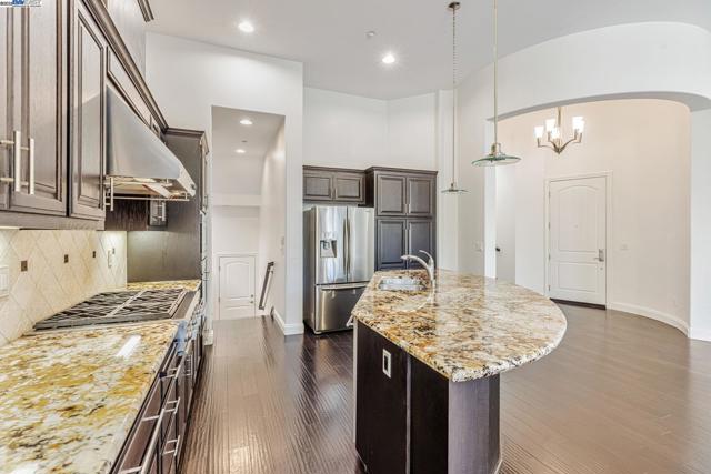 3579 Rimini Ln, Dublin CA: https://media.crmls.org/mediaz/9782b8d9-c8ce-48e6-bb12-69ece5011d1c.jpg