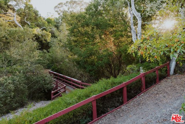 1060 Monte Drive, Santa Barbara CA: https://media.crmls.org/mediaz/97832c95-e294-40e2-b35b-78f378218d3a.jpg