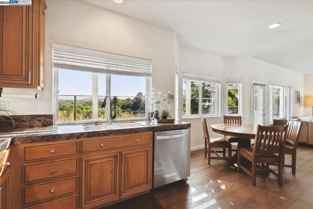231 Stetson Dr, Danville CA: https://media.crmls.org/mediaz/97838f6c-7044-41f2-8aea-f7eac3738547.jpg