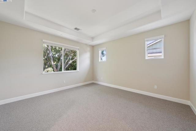 1305 Sunningdale Lane, Fairfield CA: https://media.crmls.org/mediaz/9783ac5d-1f5c-413d-aebc-74c6f294783b.jpg