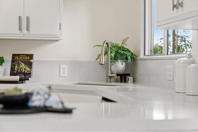 18400 Overlook Road, Los Gatos CA: https://media.crmls.org/mediaz/97847a62-ffec-4b4f-89c6-fdb01a8b09e7.jpg