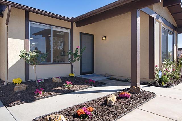 Detail Gallery Image 9 of 31 For 1514 Rolling Hills Dr, Oceanside,  CA 92056 - 2 Beds | 1/1 Baths