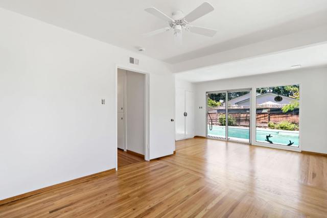 100 Eldora Drive, Mountain View CA: https://media.crmls.org/mediaz/9786bfc0-3aee-43ac-89ec-b51f6acae78a.jpg