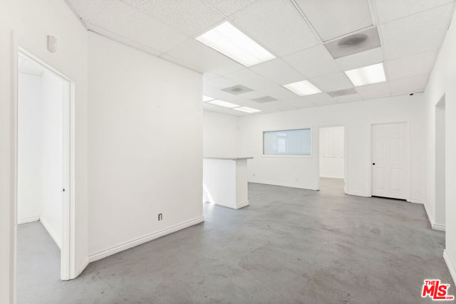 Image 14 of 37 For 3265 59th Street