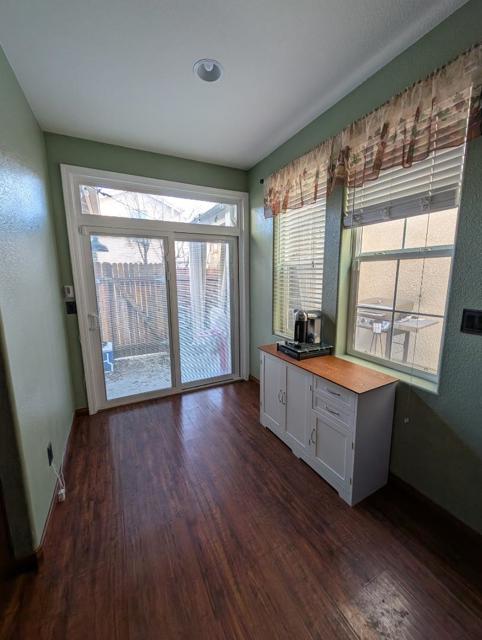 4972 Madamin Way, Sacramento CA: https://media.crmls.org/mediaz/978778b5-7448-49a6-b3ff-2959674bb509.jpg