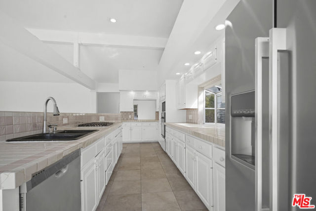 31763 Cottontail Lane, Malibu CA: https://media.crmls.org/mediaz/978789d7-df0a-48ee-9085-35ab8b9712cd.jpg