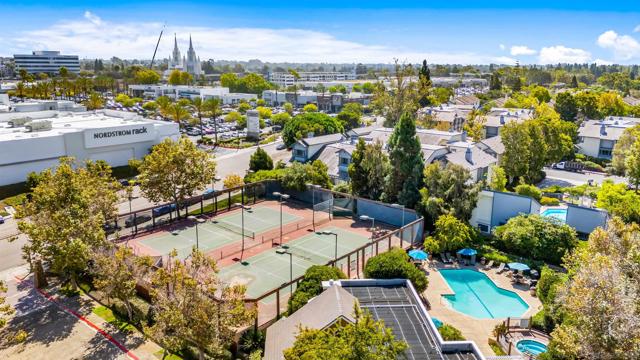 8870 Villa La Jolla Dr, La Jolla CA: https://media.crmls.org/mediaz/9787d270-4756-41d2-97ae-e14588485332.jpg