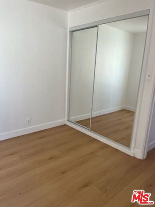 901 E Acacia Avenue, Glendale CA: https://media.crmls.org/mediaz/9787ed8e-8b8c-427b-800d-778c8a70414c.jpg