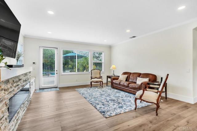 Detail Gallery Image 16 of 53 For 1404 Logan Ct, Escondido,  CA 92027 - 5 Beds | 4 Baths