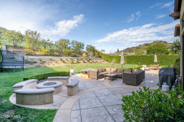 5675 Via Bonita, Newbury Park CA: https://media.crmls.org/mediaz/97881009-4290-4baf-b7b3-81a5d1082232.jpg