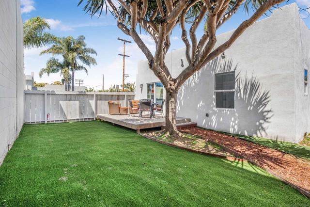 1817 19 Sunset Cliffs Blvd, San Diego CA: https://media.crmls.org/mediaz/9788565f-0d7a-4ec4-9f5a-58bef0566001.jpg