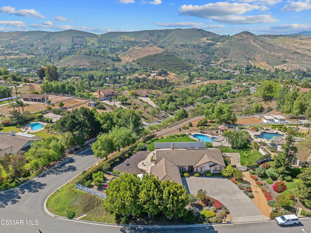 12490 Ridge Drive, Santa Rosa CA: https://media.crmls.org/mediaz/978888f8-3eec-43cc-9b25-99b55ec1c9eb.jpg